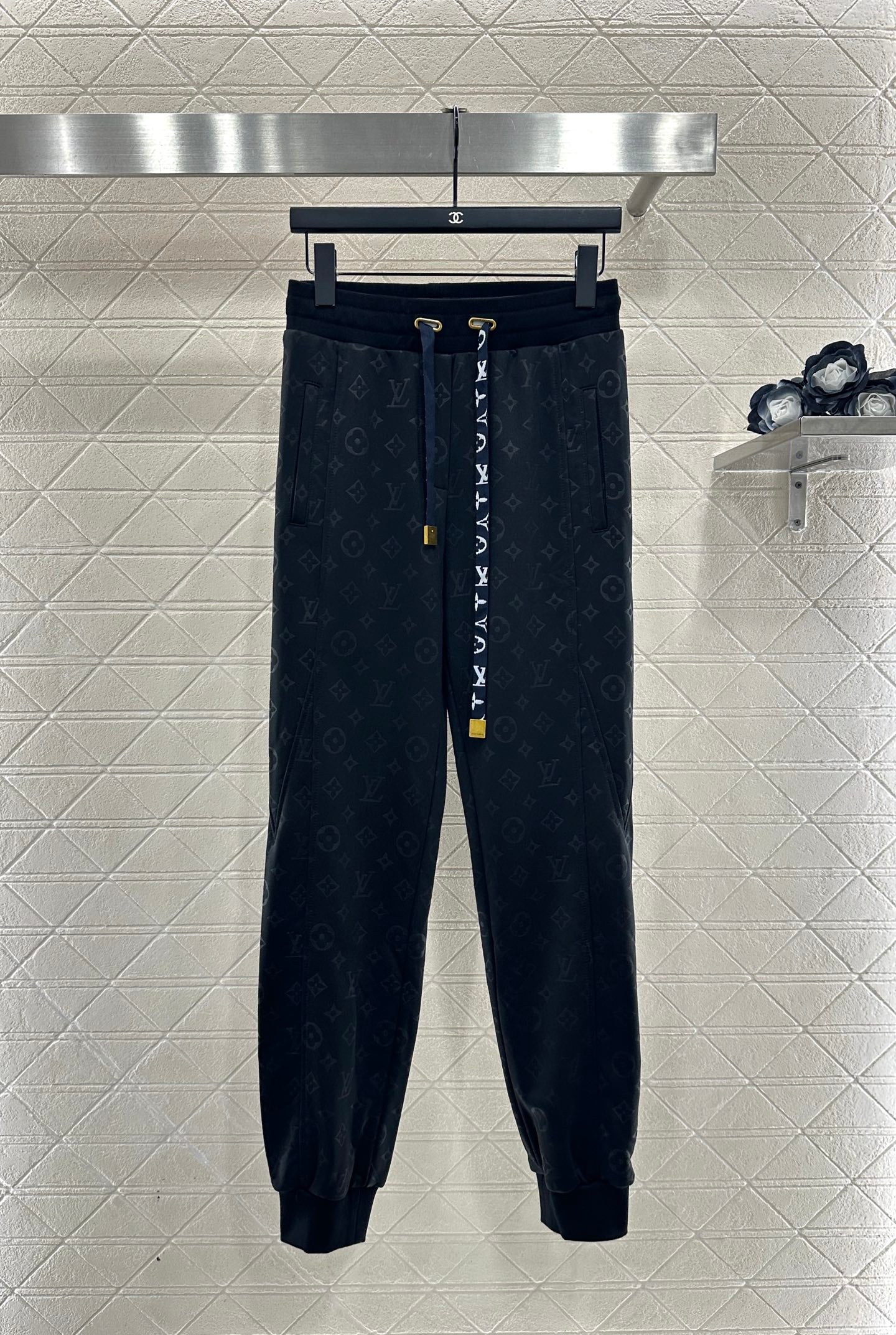 Dark pattern drawstring set