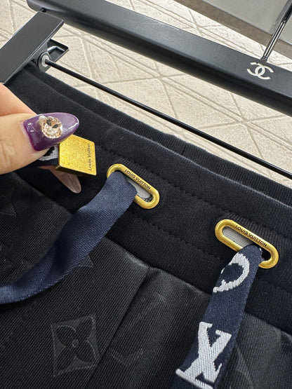 Dark pattern drawstring set