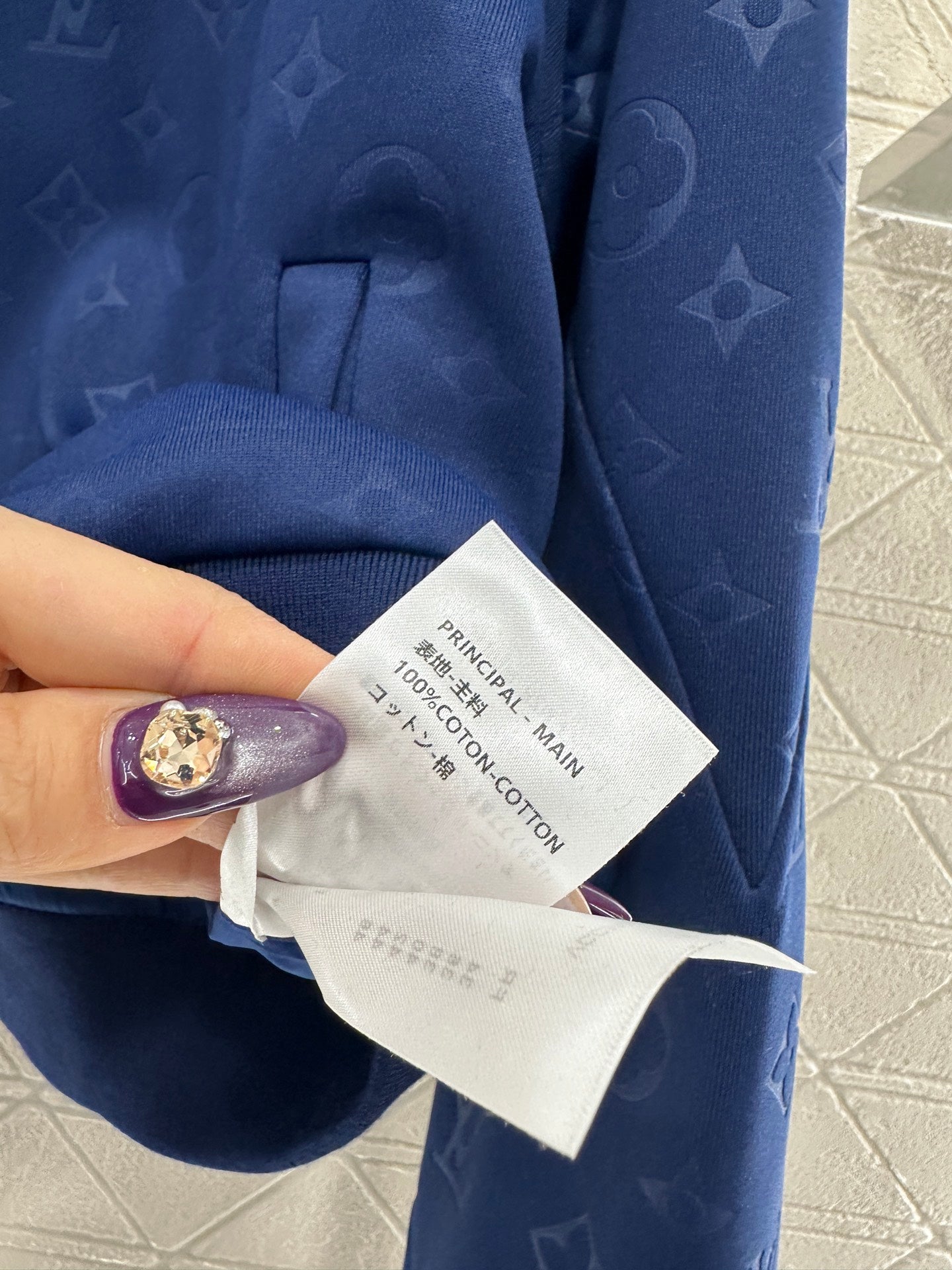 Dark pattern drawstring set