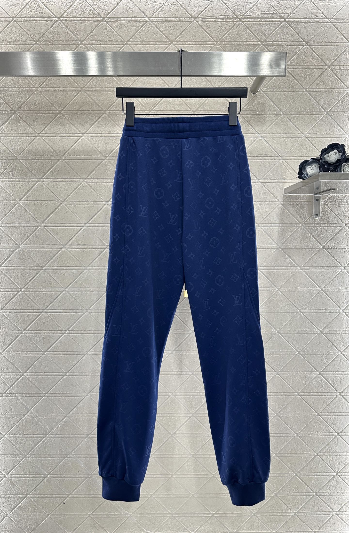 Dark pattern drawstring set