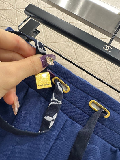 Dark pattern drawstring set