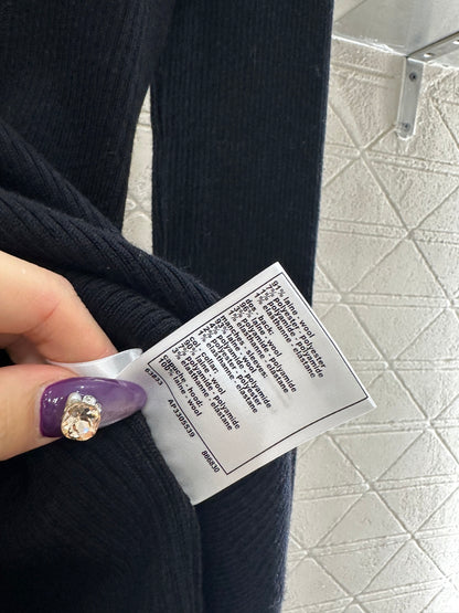 Color blocking fake two-piece knitted top