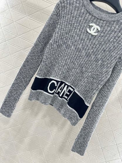 Vertical pit knitted pullover sweater