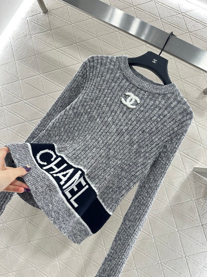 Vertical pit knitted pullover sweater