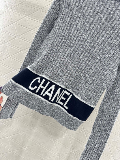 Vertical pit knitted pullover sweater