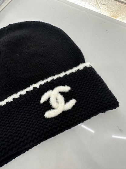 Double C logo cashmere knitted hat