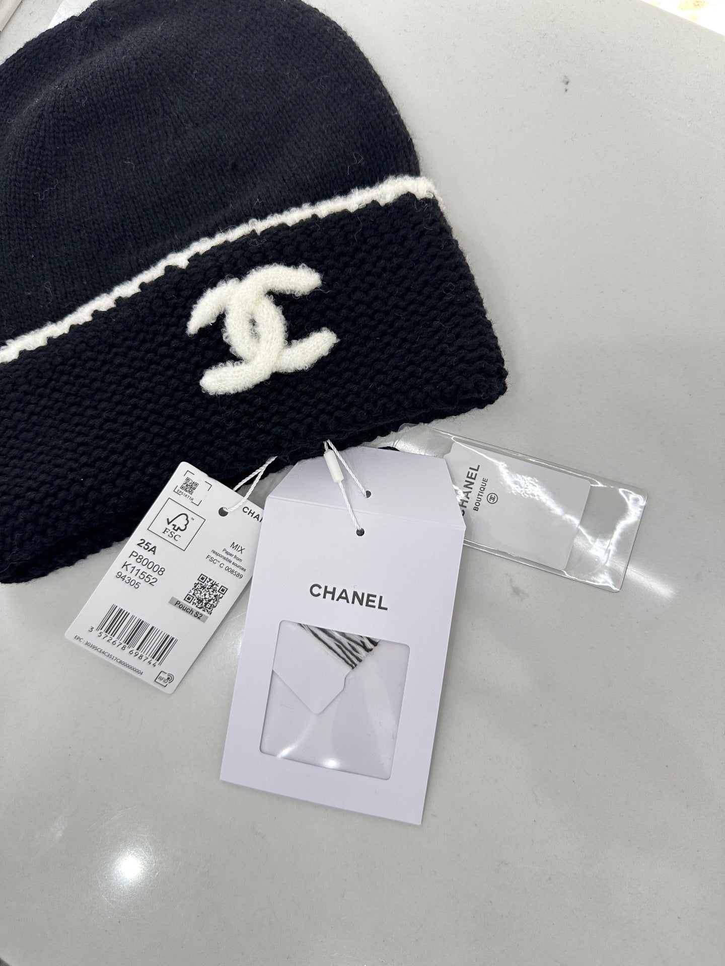 Double C logo cashmere knitted hat
