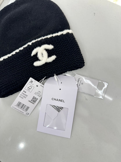 Double C logo cashmere knitted hat