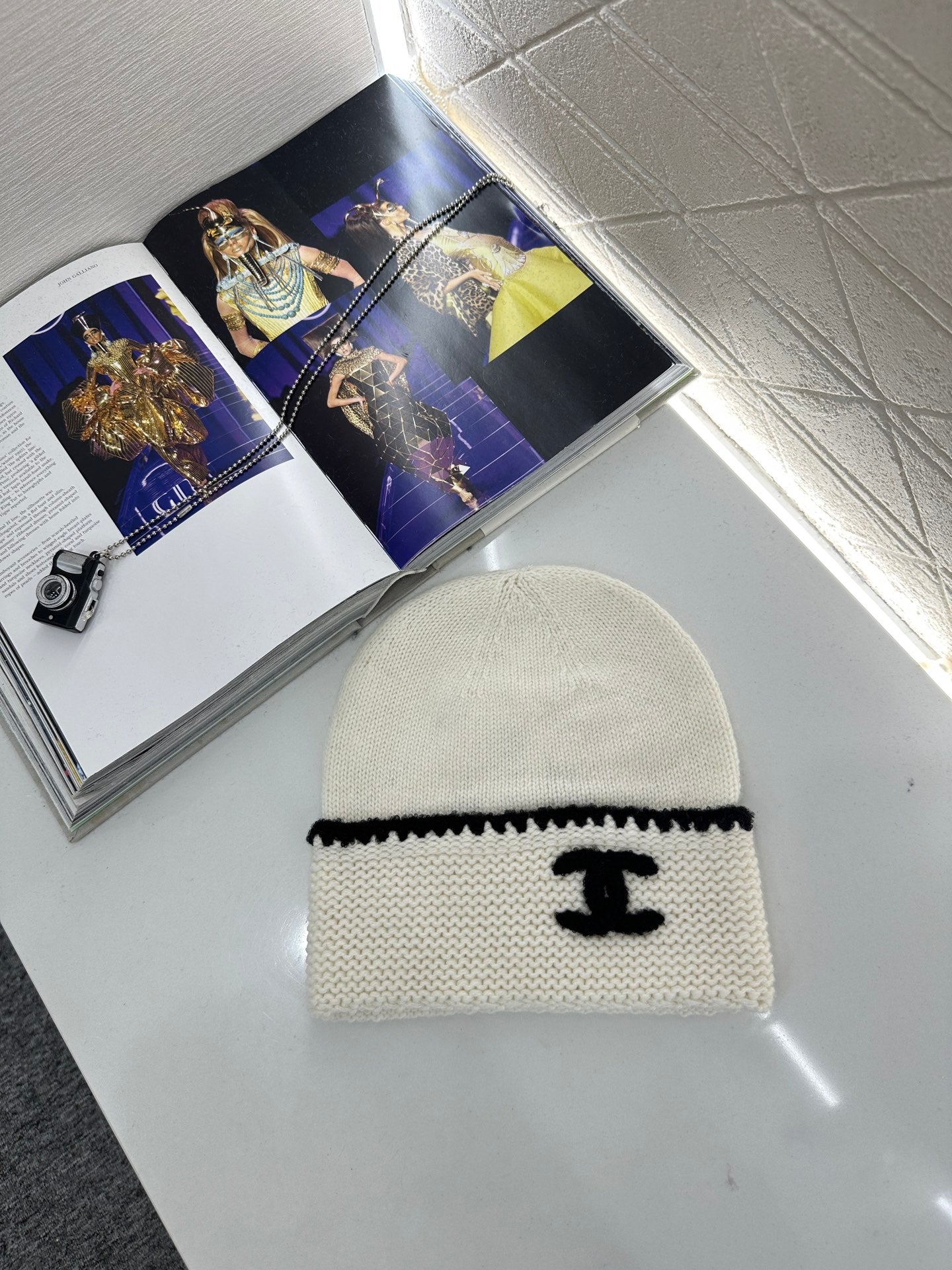 Double C logo cashmere knitted hat