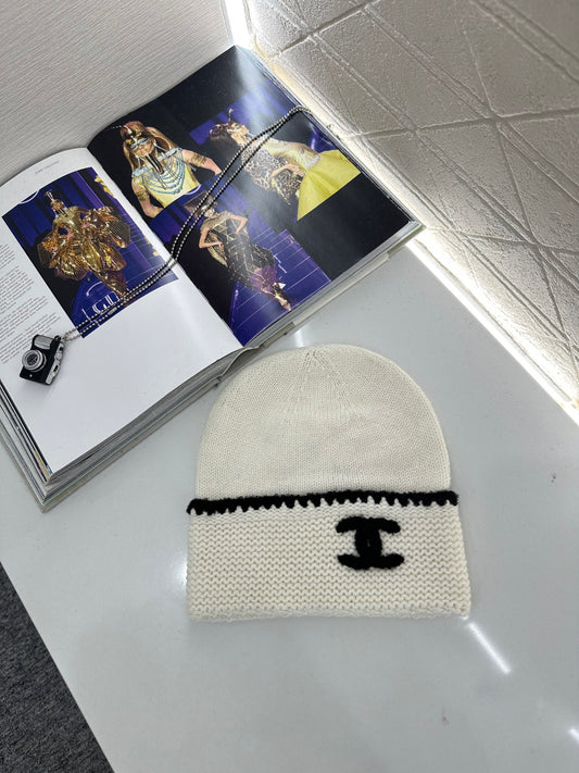 Double C logo cashmere knitted hat