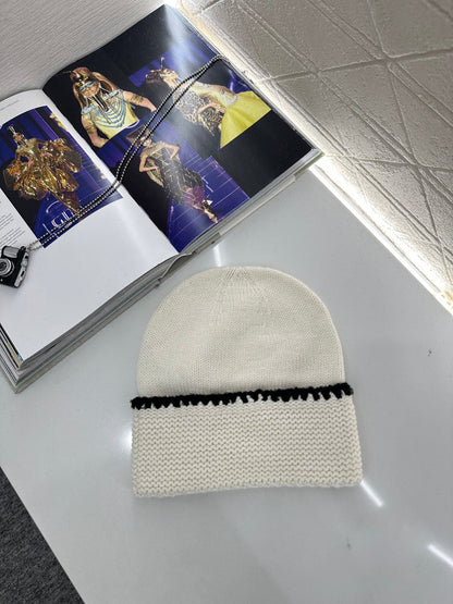 Double C logo cashmere knitted hat