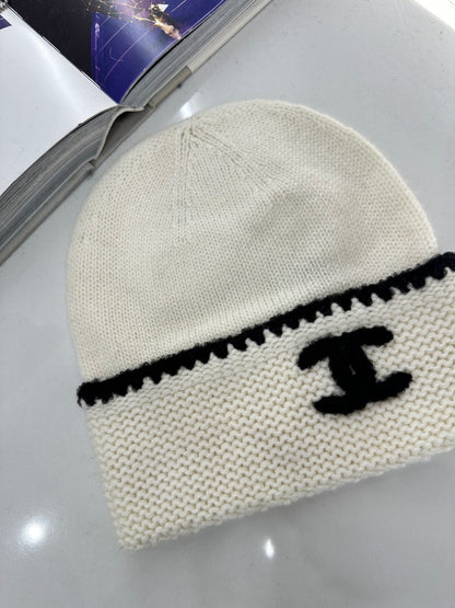 Double C logo cashmere knitted hat