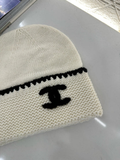 Double C logo cashmere knitted hat