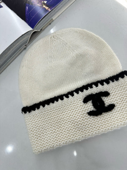Double C logo cashmere knitted hat