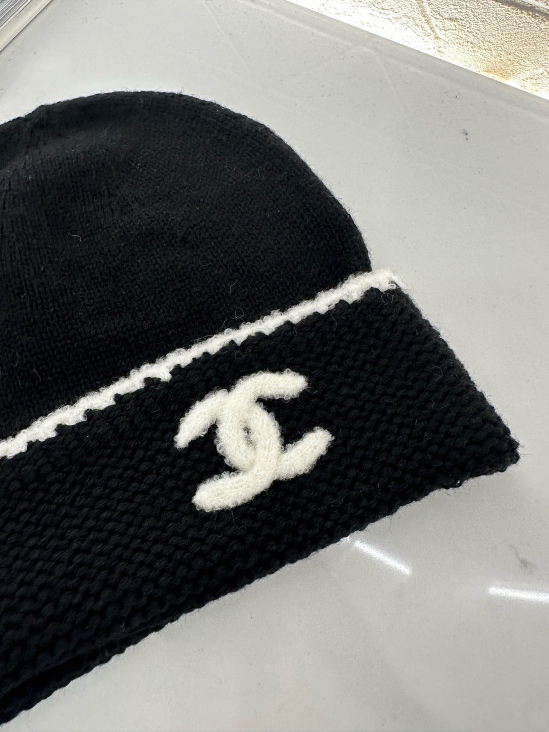 Double C logo cashmere knitted hat