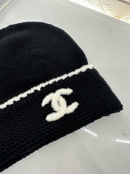 Double C logo cashmere knitted hat