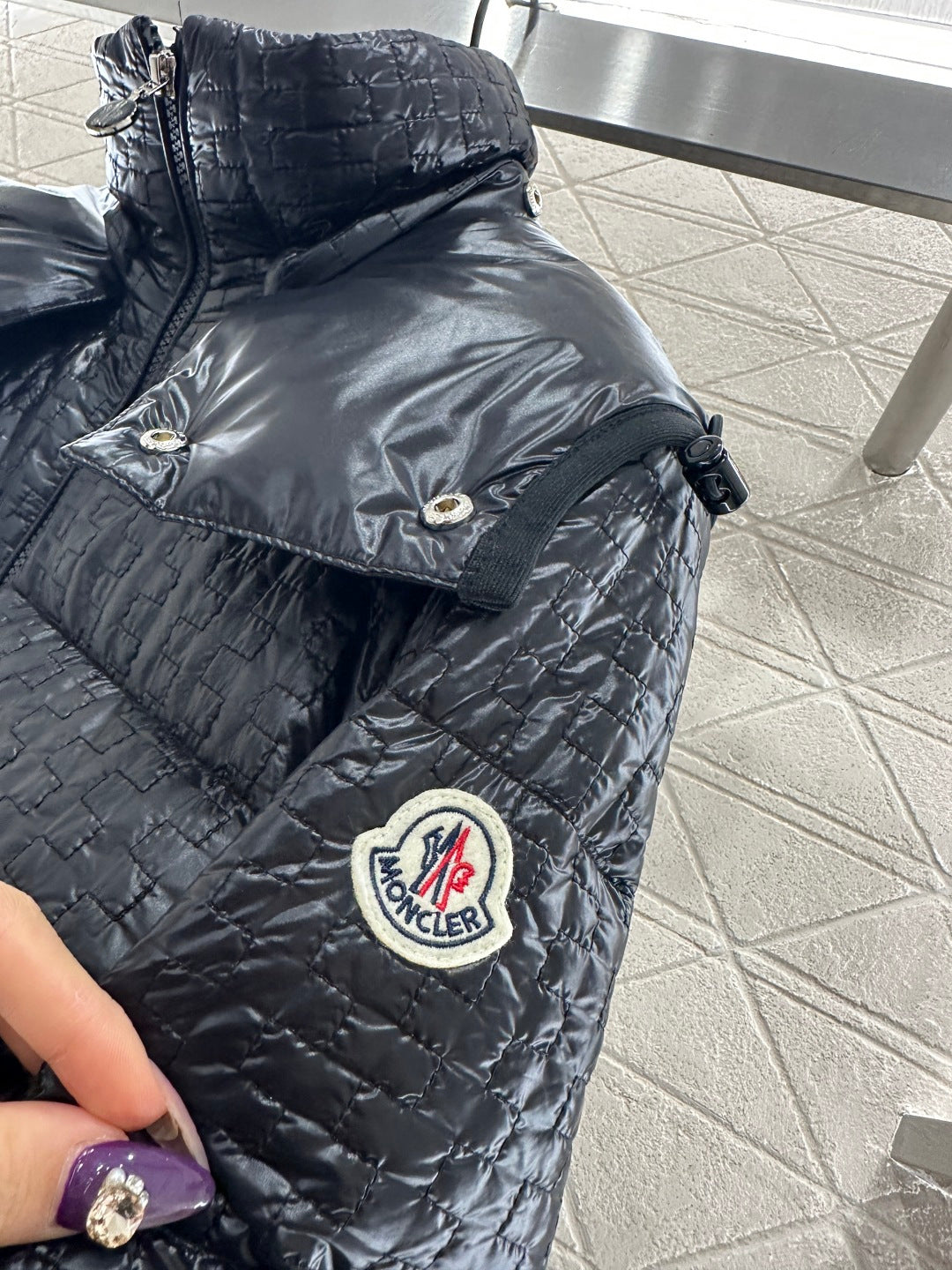 Detachable hooded down jacket