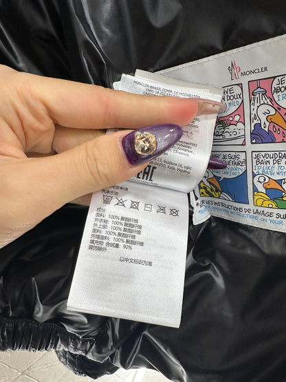 Detachable hooded down jacket