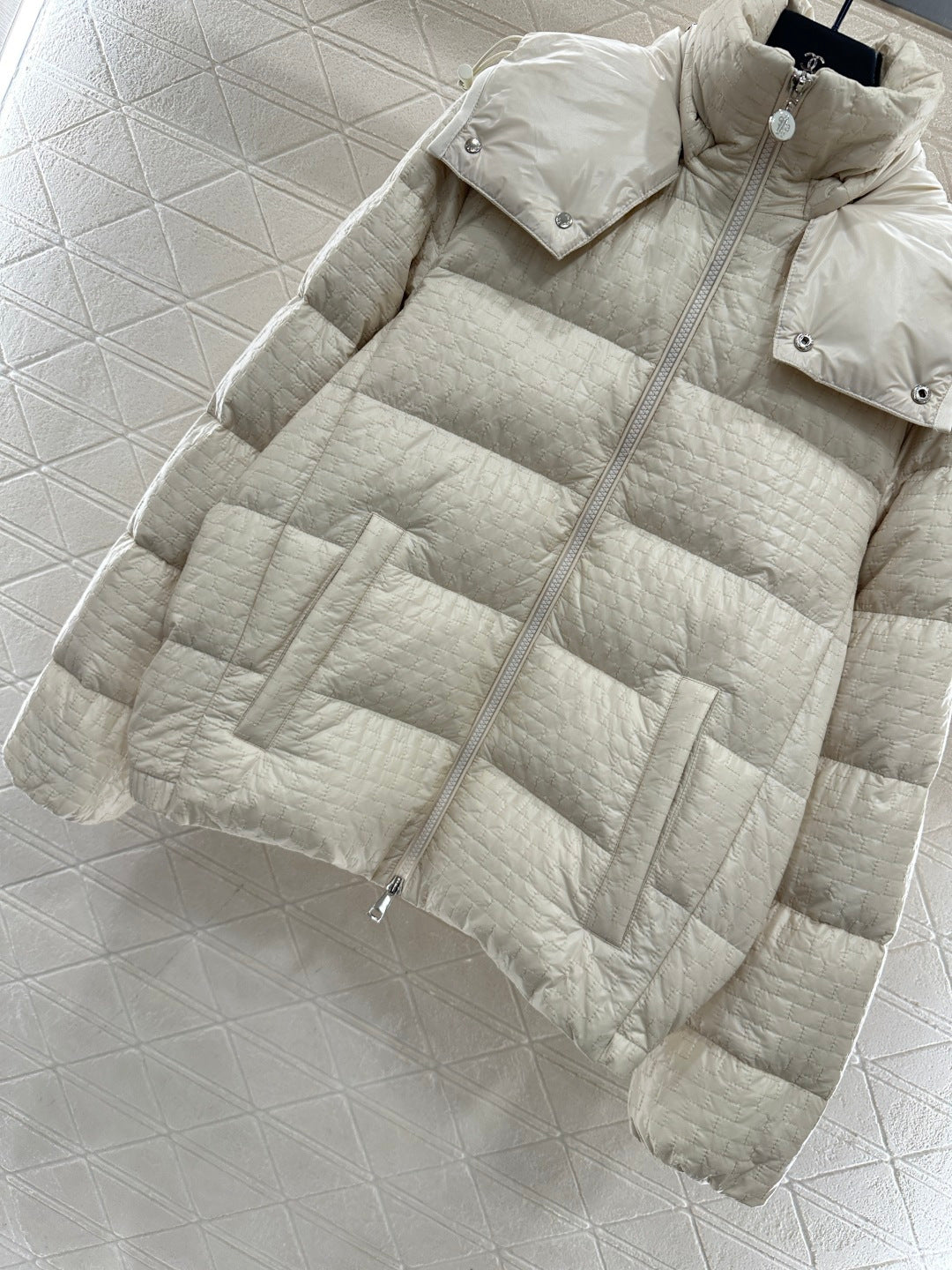 Detachable hooded down jacket