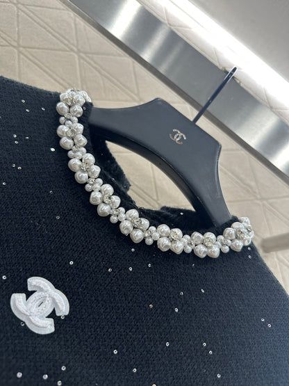 Pearl collar knitted dress