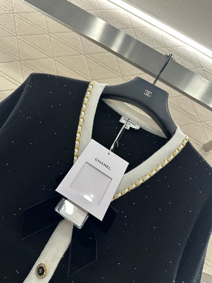 Black and white bow knitted cardigan