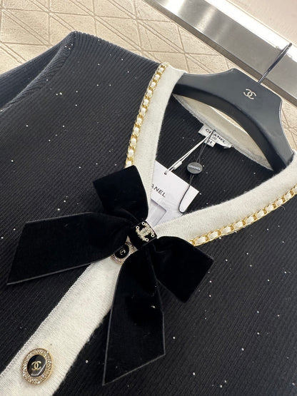 Black and white bow knitted cardigan