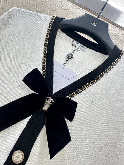 Black and white bow knitted cardigan