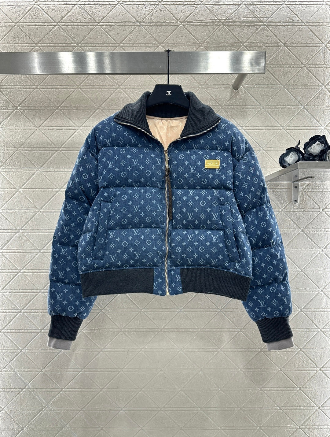 Collar zipper denim down jacket