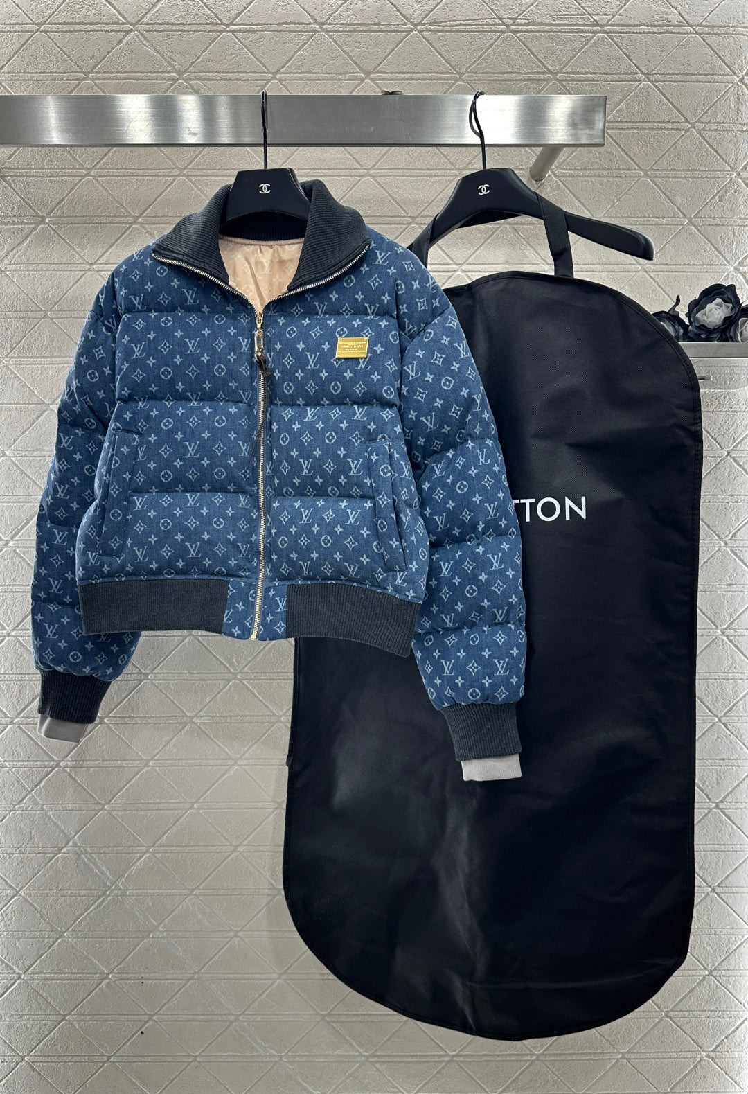 Collar zipper denim down jacket
