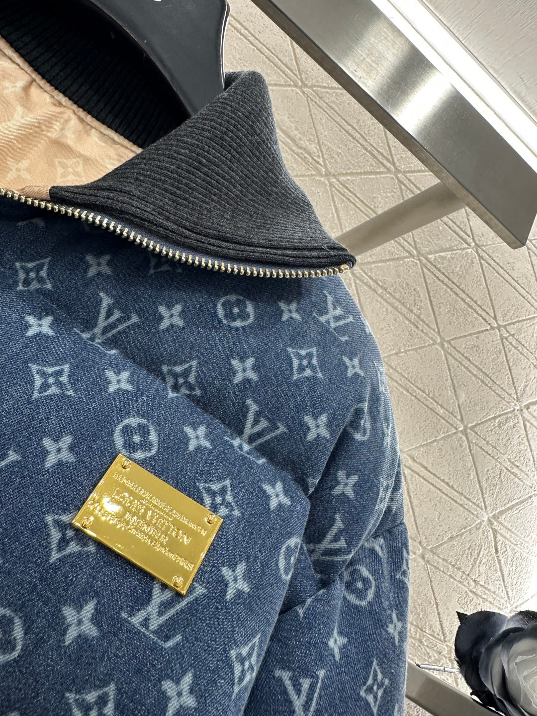 Collar zipper denim down jacket