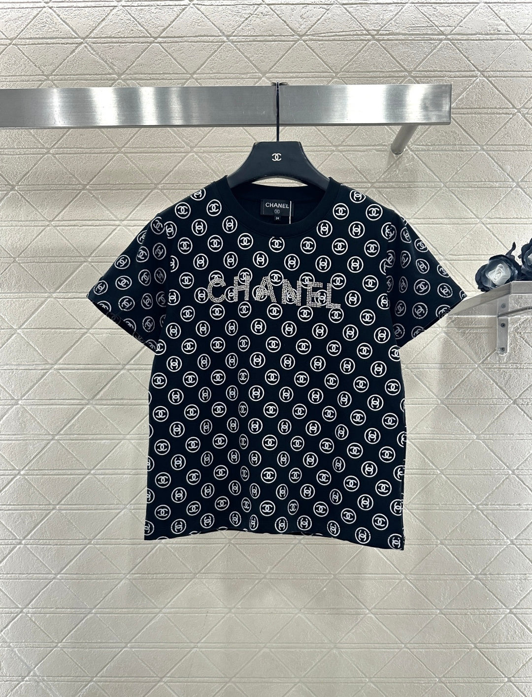 Round neck printed bead binding 𝑇𝑒𝑒