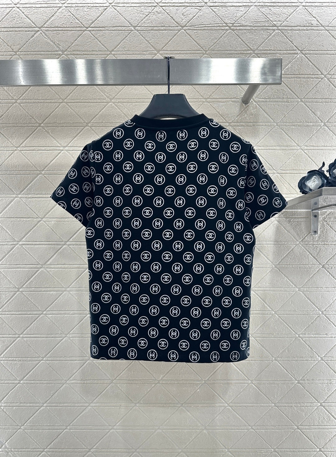 Round neck printed bead binding 𝑇𝑒𝑒