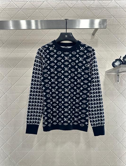 Jacquard round neck long sleeved sweater