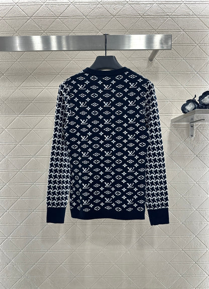 Jacquard round neck long sleeved sweater