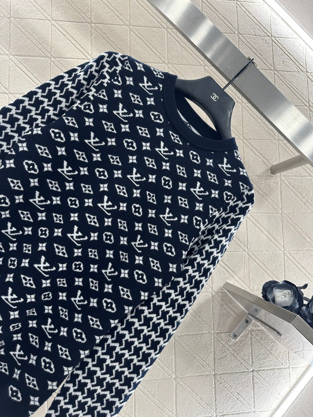 Jacquard round neck long sleeved sweater