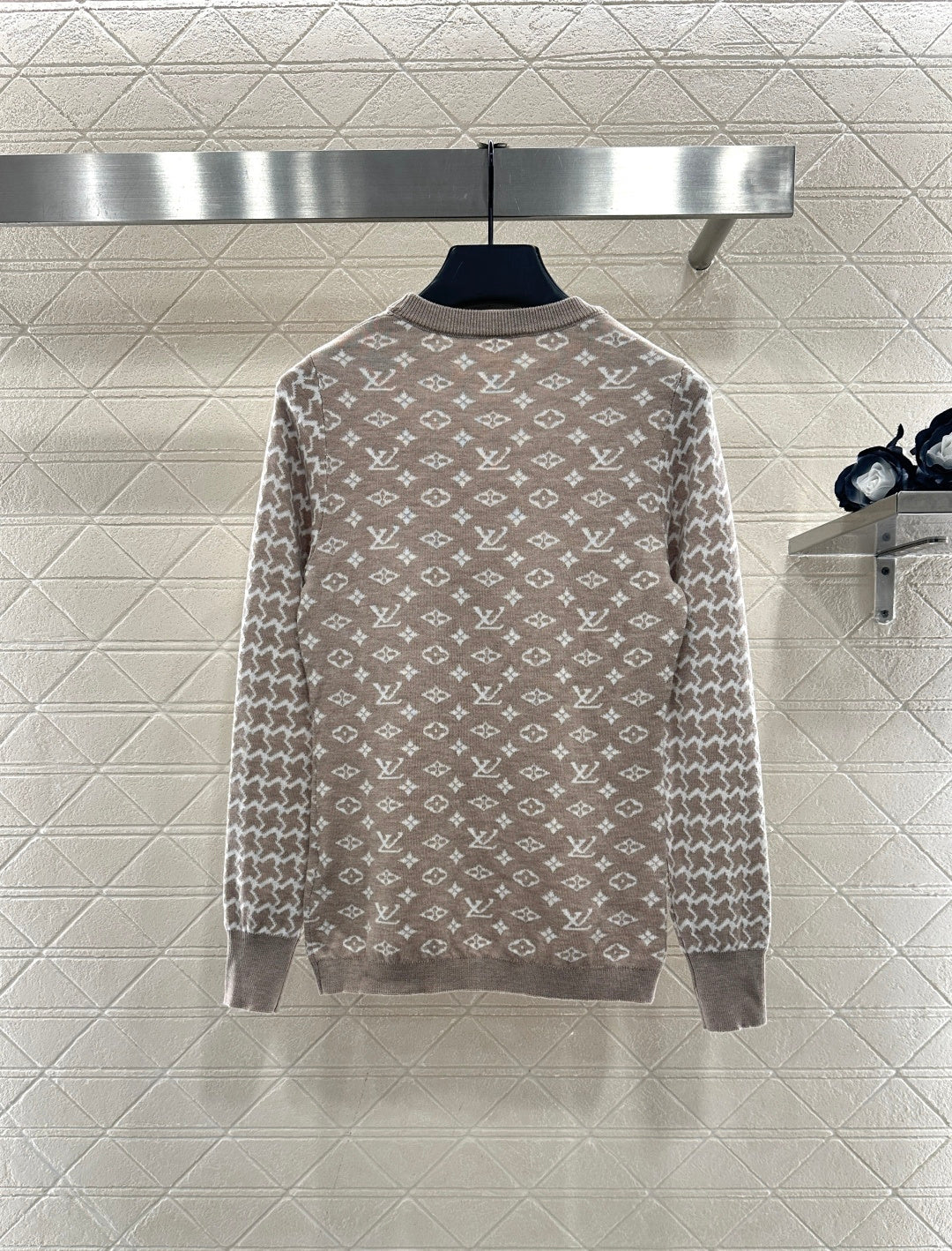 Jacquard round neck long sleeved sweater
