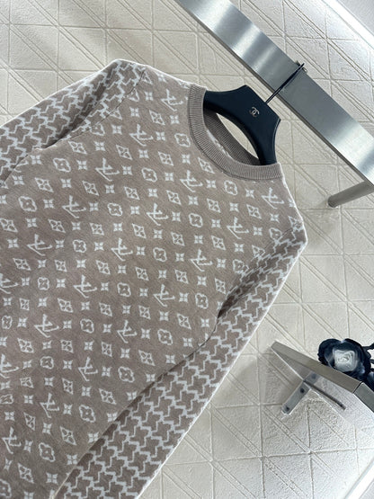 Jacquard round neck long sleeved sweater