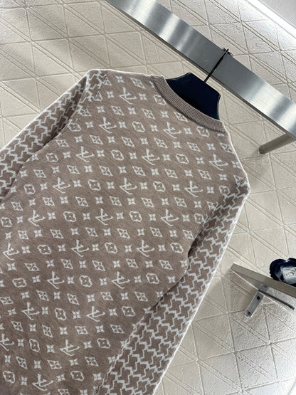 Jacquard round neck long sleeved sweater