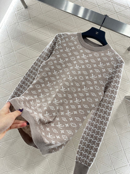 Jacquard round neck long sleeved sweater