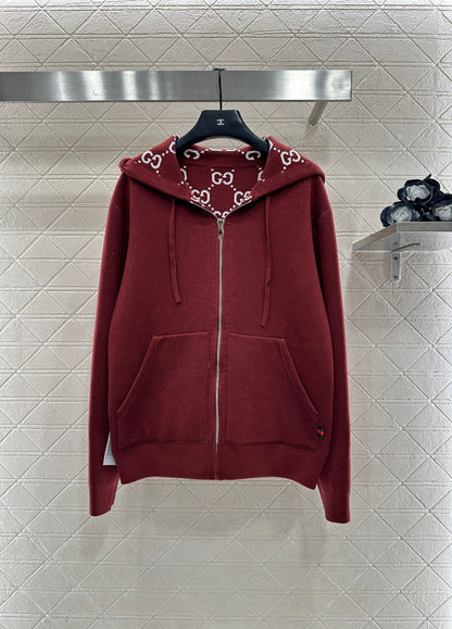 Wear a double G jacquard knitted hooded jacket on both sides