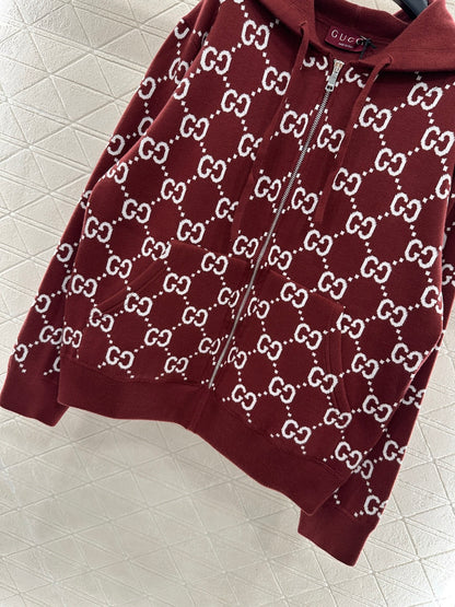 Wear a double G jacquard knitted hooded jacket on both sides