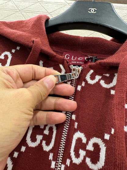 Wear a double G jacquard knitted hooded jacket on both sides