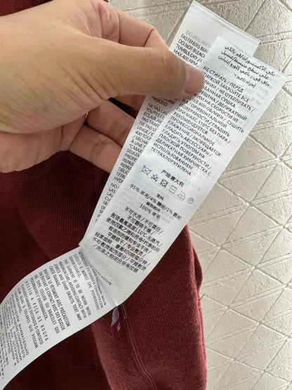 Wear a double G jacquard knitted hooded jacket on both sides