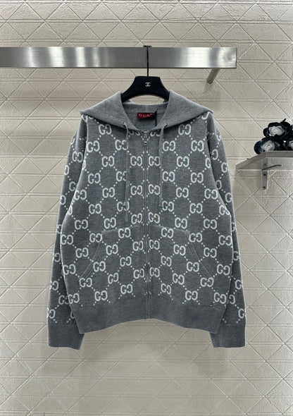 Wear a double G jacquard knitted hooded jacket on both sides