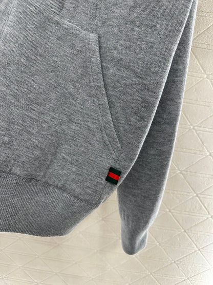 Wear a double G jacquard knitted hooded jacket on both sides