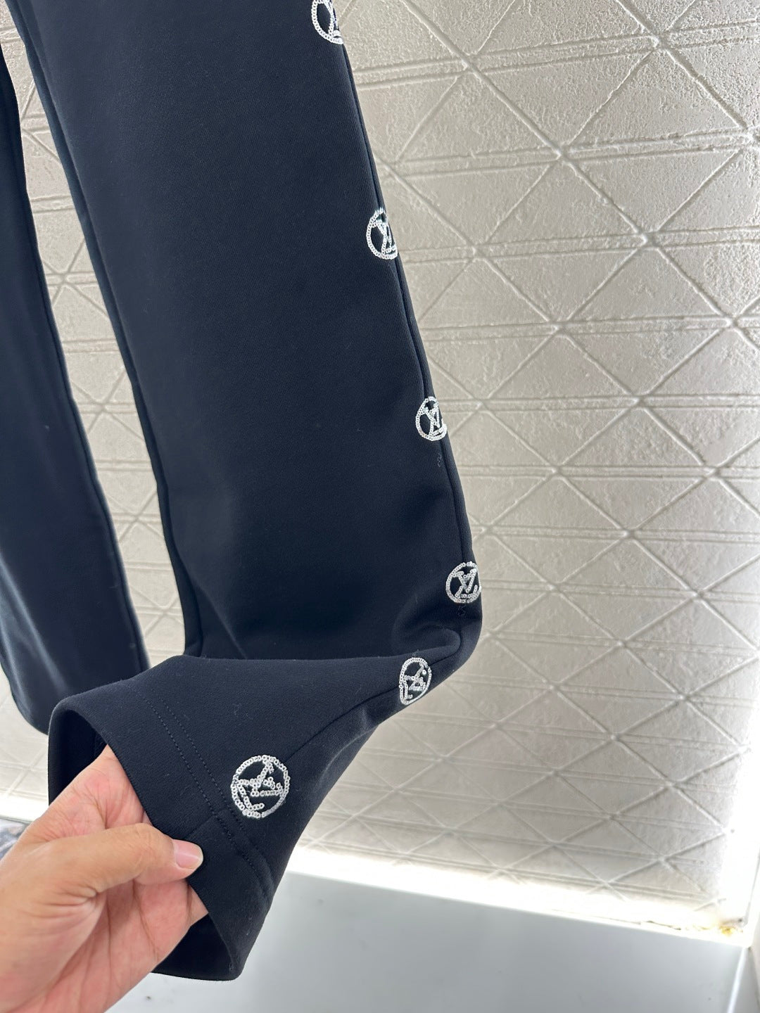 Hooded sequin logo set