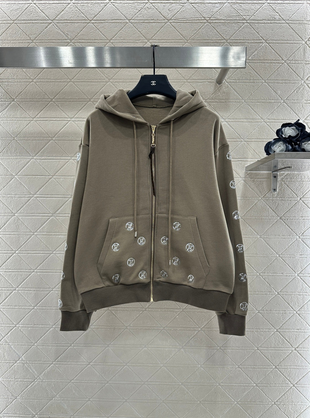 Hooded sequin logo set