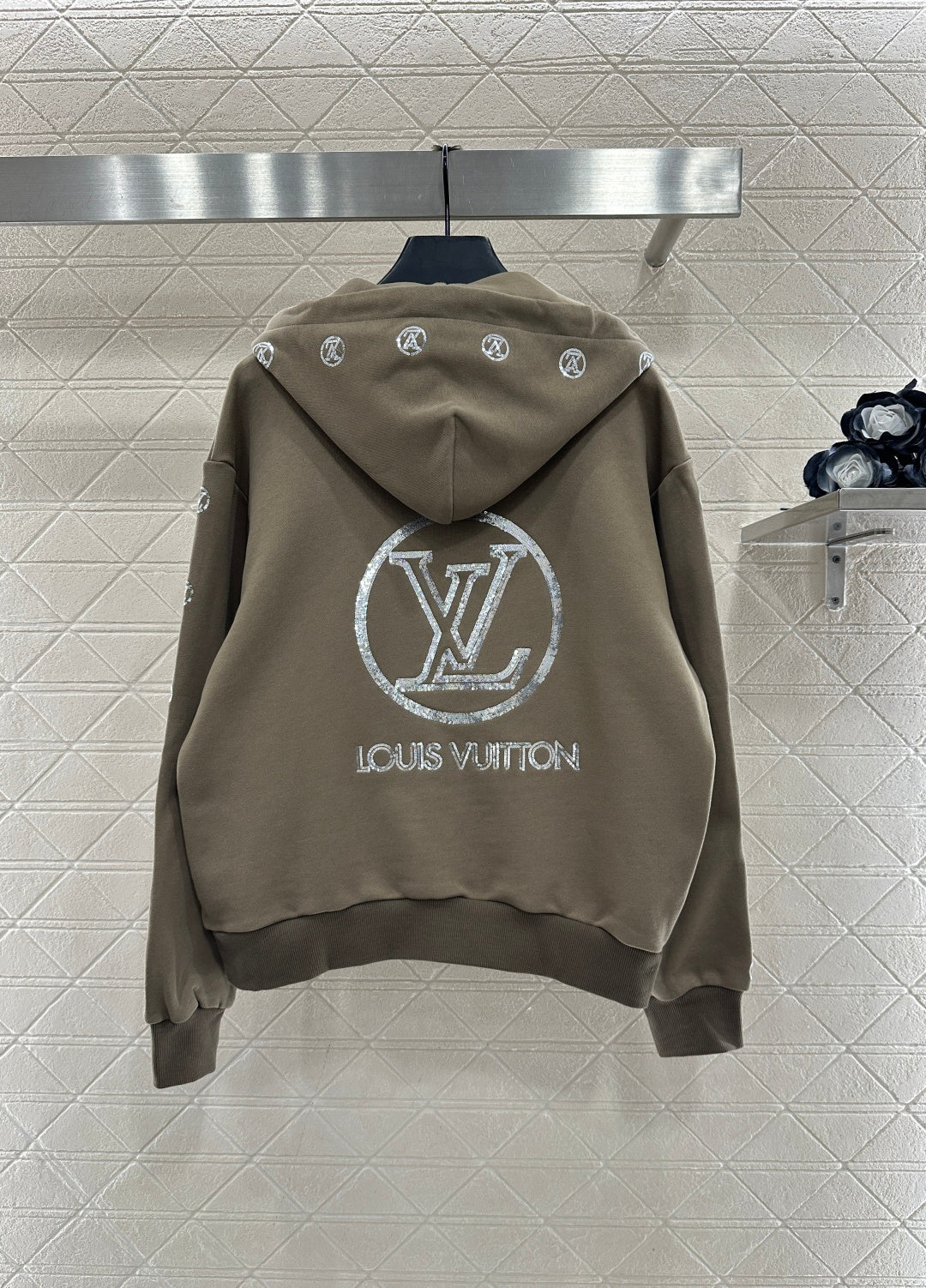 Hooded sequin logo set