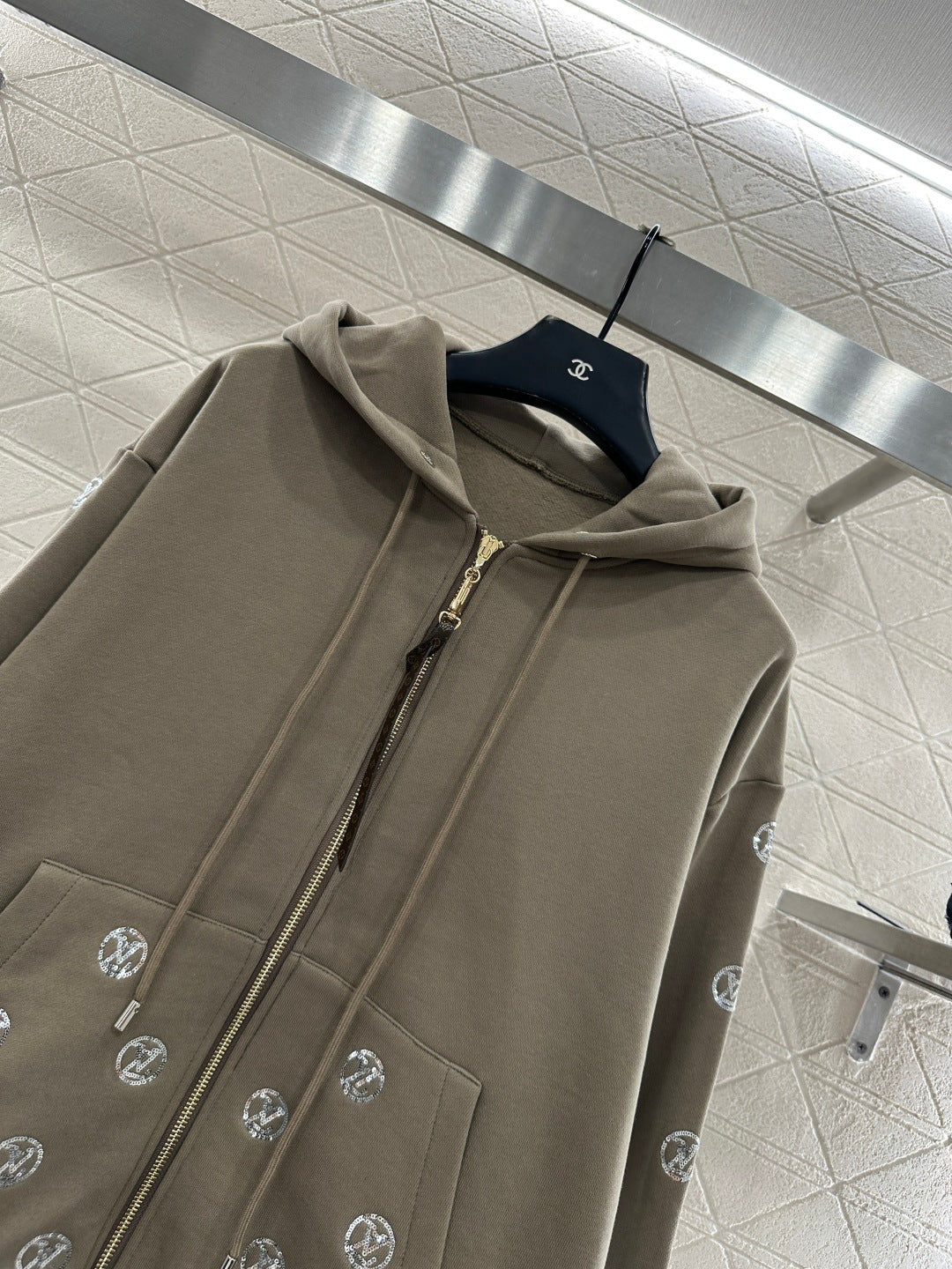 Hooded sequin logo set