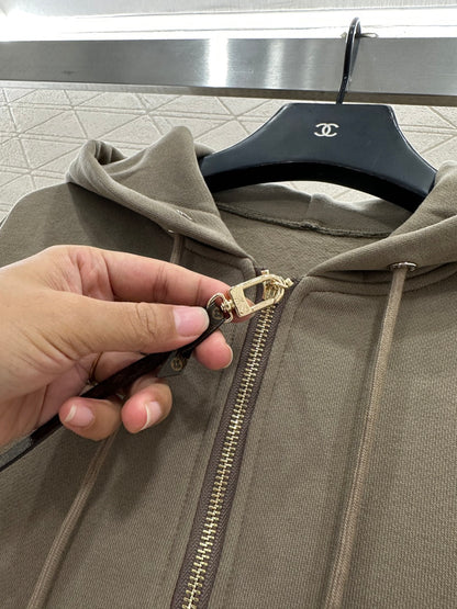 Hooded sequin logo set